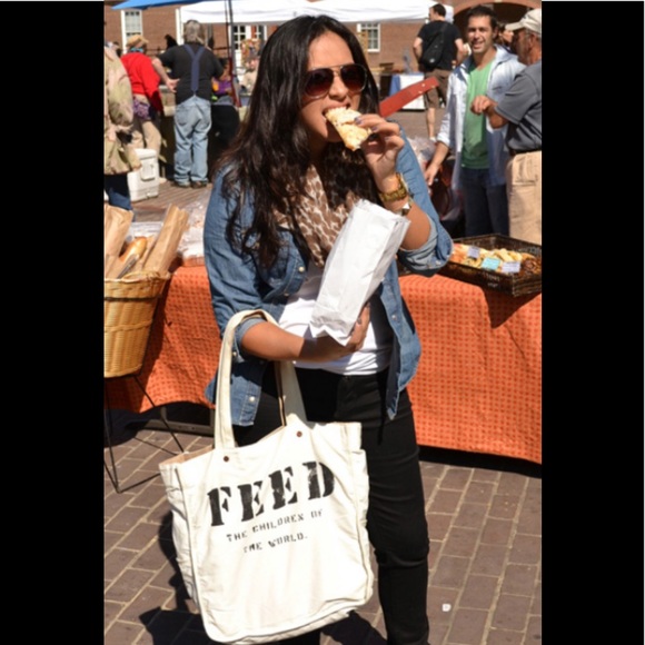 Large FEED White & Burlap Bag Tote ASO Meghan Markle - Picture 6 of 10